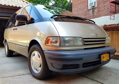 Super clean Toyota Previa first body pan manual transmission with back axle. . 1997 toyota previa for sale